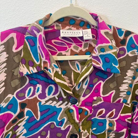 Restless Clothiers 100% Silk Hawaiian Style Top Short Sleeves Button Colorful Sm - Picture 2 of 8